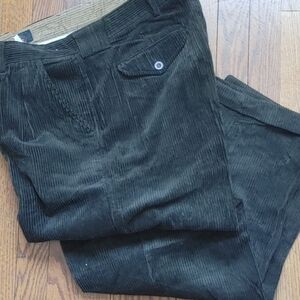 Men's pleated cuff corduroy's